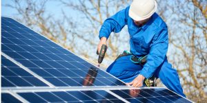 Installation Maintenance Panneaux Solaires Photovoltaïques à Manas-Bastanous